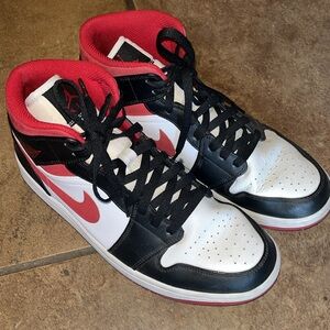 Nike Air Jordan 1 Mid, red, men’s size 10 ❤️